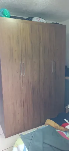 Vendo 2 guarda roupas