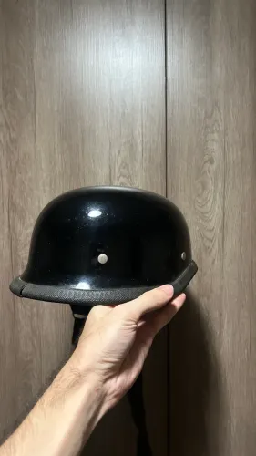 Capacetes abertos