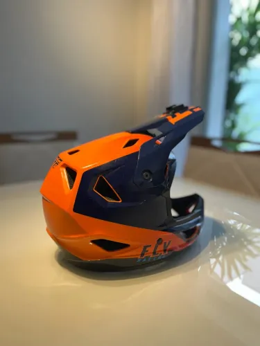 Capacete FLY Medio