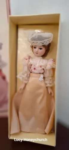 Boneca Damas da Época 