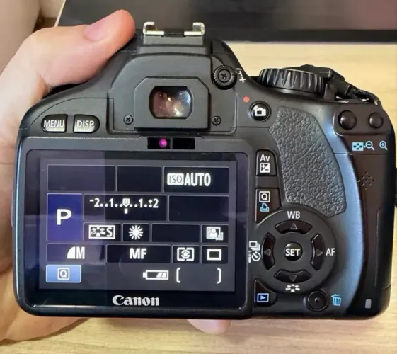 Canon EOS Rebel T2i (550D) + Kit Completo + Flash + 2 Lentes + Filtros