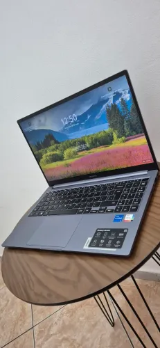 Samsung Galaxy Book 4, i5 13°Gen, 8GB RAM DDR5, SSD NVME 512GB