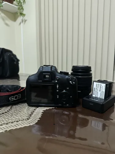 Câmera T100 Canon