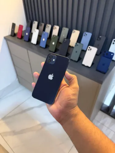 iPhone 12 tela substituída 60 gigas