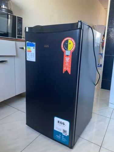 Frigobar 90l semi novo