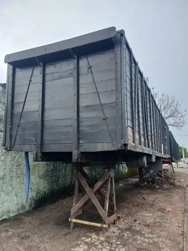 Gaiola boiadeira muito boa 11 metros.