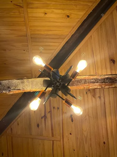 Ventilador potente todo em metal + 4 lâmpadas LED retrô