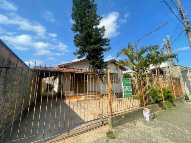 Casa para aluguel, 5 quartos, 2 vagas, Centro - Tubarão/SC