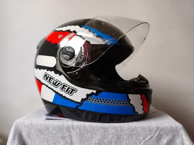 Promoção Capacete Novo, Tamanho 60