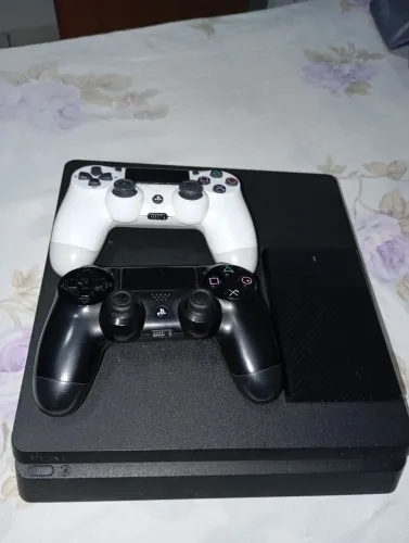 Vendo PS4 SLIM 
