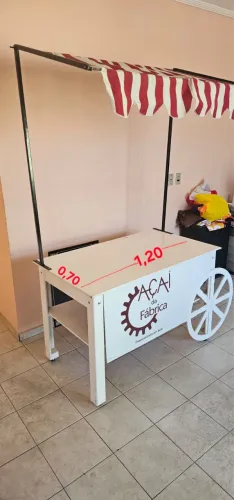 carrinho de açaí em madeira com toldo
