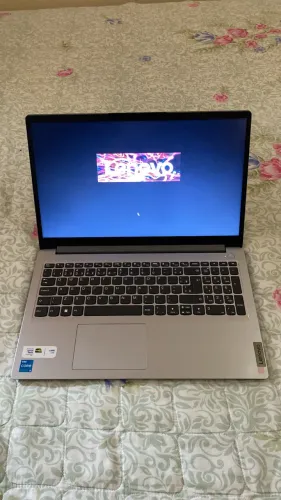 Notebook Lenovo IdeaPad 1i Core i3-1215U 4GB DDR4 SSD 256GB 15.6? Windows 11 Home - Cinza