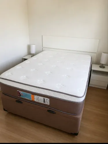 Cama Casal e box baú