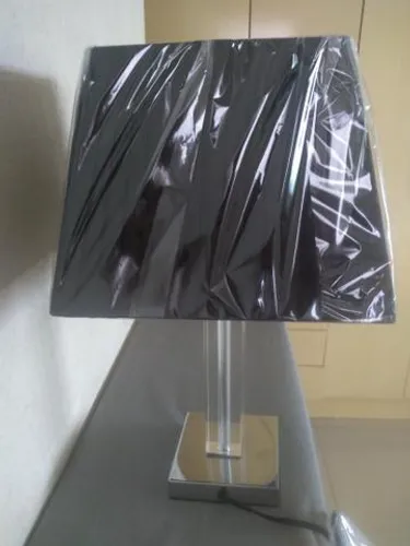 Abajur base de cristal preto