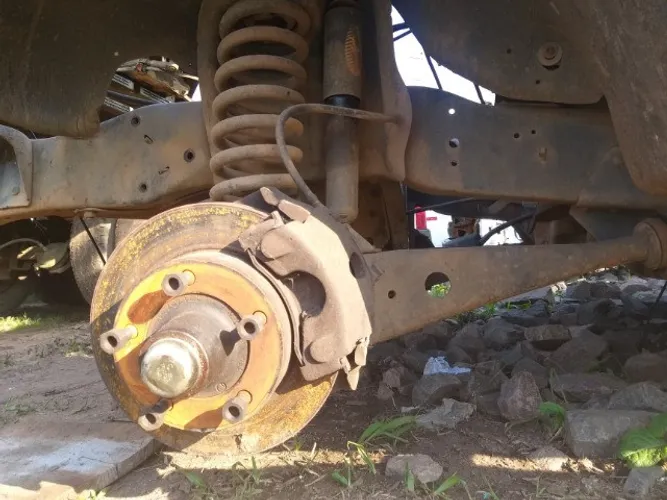 Peças F1000 1994 Suspenção Dianteira Pinças Freio A disco Balança Cubo Peças