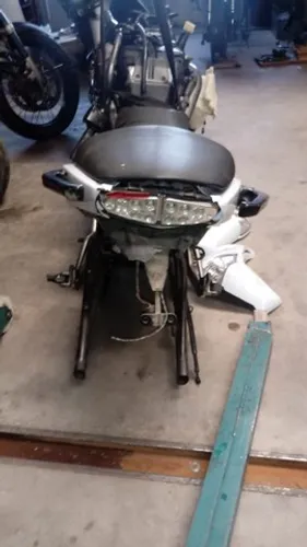 Sucata de moto para retirada de peças Kawasaki ER6N 2010