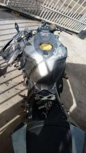 Sucata de moto para retirada de peças CBR 1000rr 2006