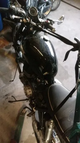 Sucata de moto para retirada de peças Triumph Boneville T100 2013