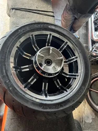 Roda traseira aro 16 c Pneu Harley Electra Ultra,Road King e Road Glide!