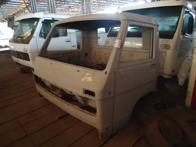 Cabine VW16.220/26.220 Limpa moderna reformada