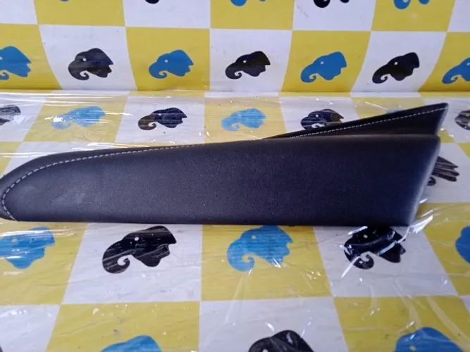 Encosto De Braço Porta Traseira Direita Yaris 2019 20 Cod. 74250-0d200