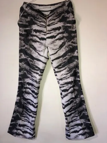 Calça boot cut com zíper tam 40 Charry