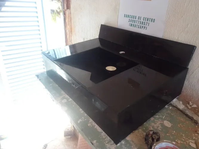 Lavatório de porcelanato