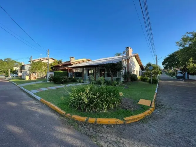 Casa em Condomínio à venda, 3 quartos, 2 suítes, 2 vagas, São Lucas - Viamão/RS