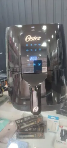FRITADEIRA OSTER DIGITAL CONTROL SEM ÓLEO COM PAINEL TOUCH, 3,3L, 127, PRETO 
