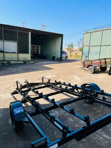 Carreta para transporte de 2 jets Ski