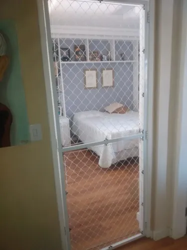 fabricação de portão com tela para gato,cachorro e crianças. Fabricação também de varal