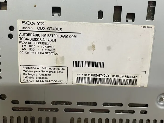 Trazeira Sony CDX-GT40UX seminova para retirada de peças só 50,00