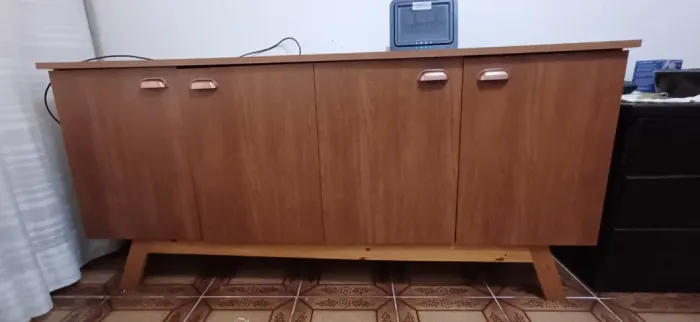 Aparador / Rack / armário moderno com 4 portas 