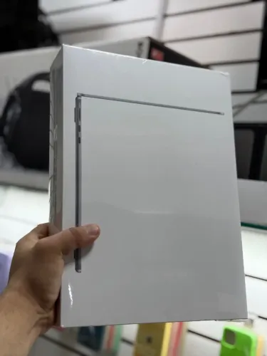 MacBook air m2 16gb / 256gb novo lacrado LOJA FÍSICA 1 ano de garantia Apple ( 13" 16 gb )