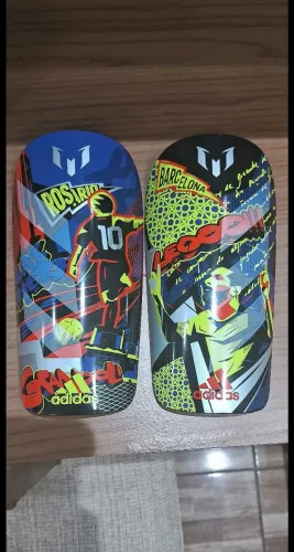 CANELEIRA ADIDAS MESSI CLUB