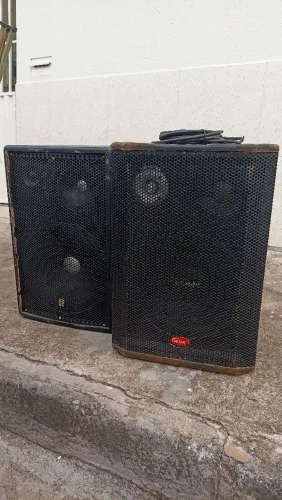 Caixas de Som WGK e Staner passivas 