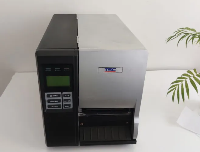 Impressora Industrial Vários Tipos de Etiquetas Bobinas Térmicas TSC TLP-2410M PRO