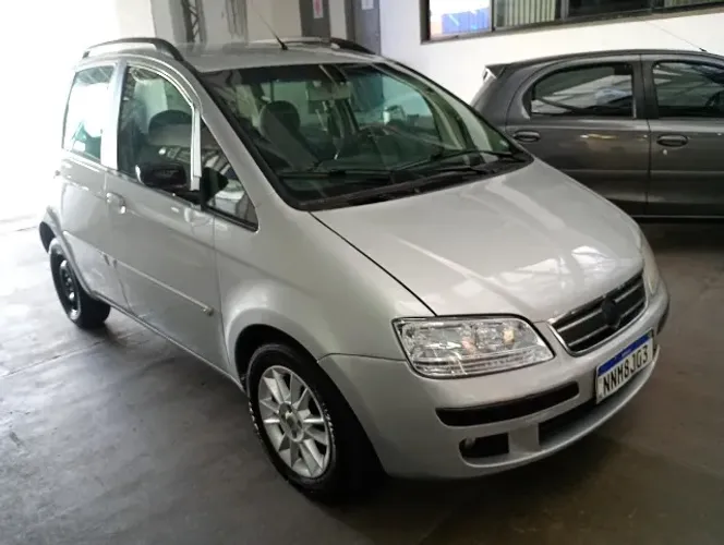 Fiat Idea Elx 1.4 2010/2010  - TROCO / FINANCIO - SUPER CONSERVADO