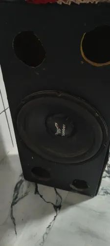 Caixa som automotivo 