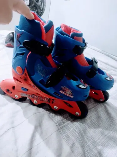 Patins homem aranha