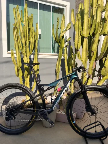 Bicicleta MTB Groove Slap Carbon full suspension