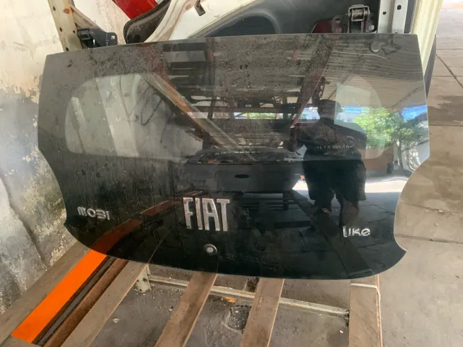 Tampa Traseira Fiat Mobi Like