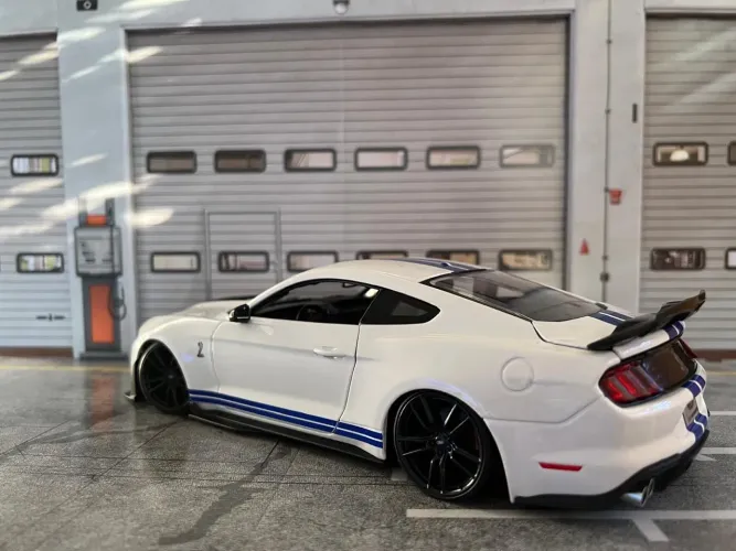 Ford Mustang Shelby GT350R - Escala 1:18