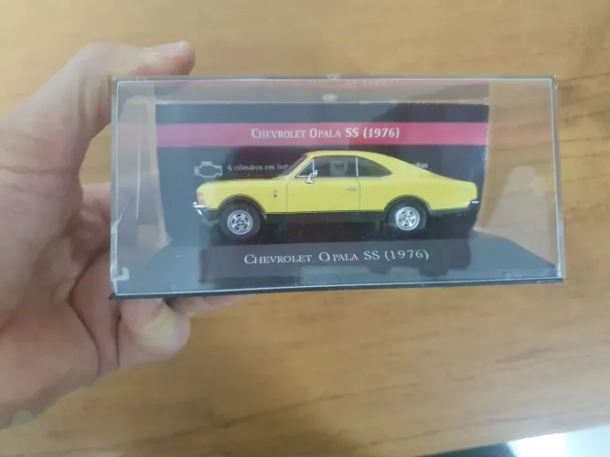 Miniatura Chevrolet Opala SS 1976, escala 1:43
