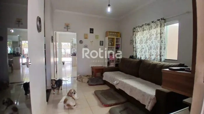 Casa à venda, 3 quartos, Jardim Veneza - Uberlândia/MG - Rotina Imobiliária