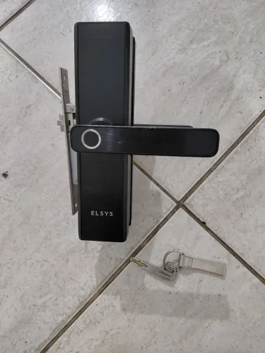 Fechadura eletrônica