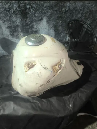 Vendo Tanque xre 300 2015 original!!