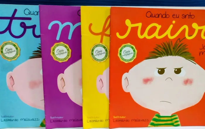Livros Infantis Coleção Quando Eu Sinto - Raiva/ Feliz/ Triste/ Medo de James misse 