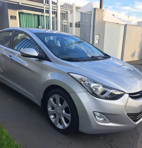 Hyundai Elantra GLS 2.0 16V Flex Aut. 2012