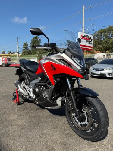 TROCO POR CARRO! NC750 ABS! 4.500Kms! Único dono - 2025